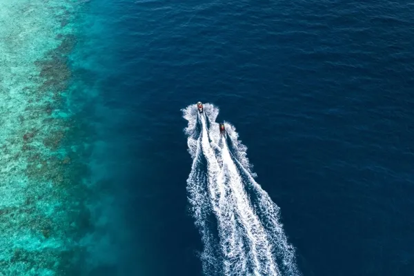 Maldives Speedboat vs Seaplane – What to Choose?