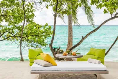 Family castaway picnic � Dining at COMO Maalifushi