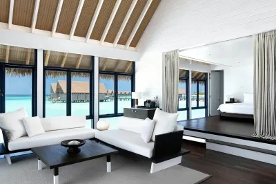 One-Bedroom Water Villa with Pool � Photo 4