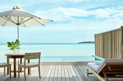 One-Bedroom Water Villa with Pool � Photo 2