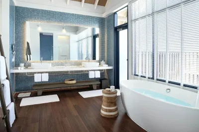 One-Bedroom Water Villa with Pool � Photo 5