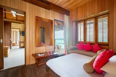 Family Overwater Suite – Panoramic View � Photo 3