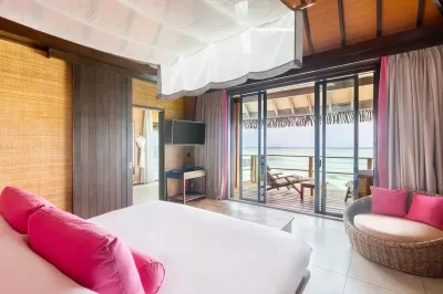 Family Overwater Suite – Panoramic View � Photo 2