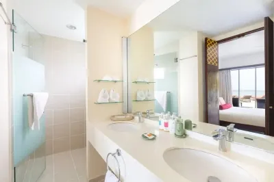 Interconnecting Superior Rooms - Beachfront � Photo 4