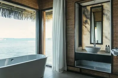 Overwater Suite - Panoramic View, Renovated � Photo 4