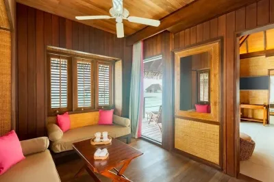 Overwater Suite, Renovated � Photo 2
