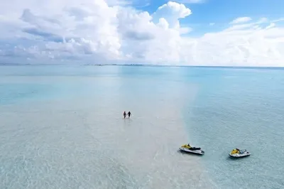 Watercraft & Sandbank Visit � Experience at Club Med Kani Maldives
