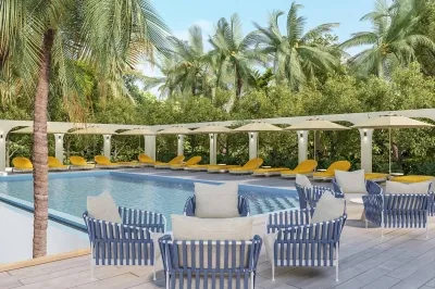 Sip & Dip – Main Bar � Dining at Eri Maldives