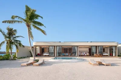 Three-Bedroom Sunset Beach Pool Residence � Photo 4