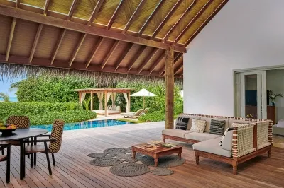 Three Bedroom Sunset Beach Villa with Pool � Photo 2