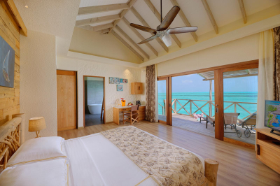 Aqua Suite with Slide � Photo 4