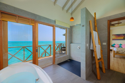 Aqua Suite with Slide � Photo 5