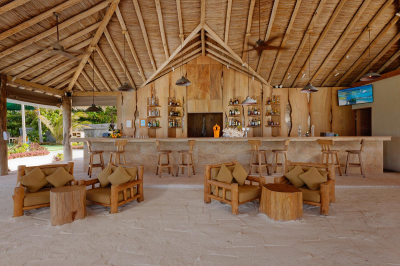 Cheers Bar � Dining at You & Me Maldives