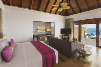 Waterfront Pool Villa � Photo 4