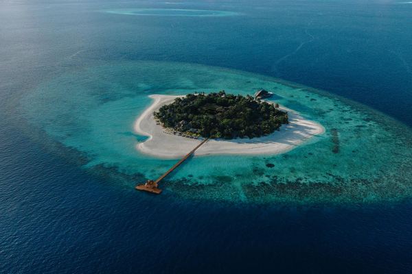 Banyan Tree Vabbinfaru � Resort View 1