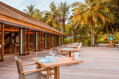 VILU BAR � Dining at Meeru Island Resort and Spa