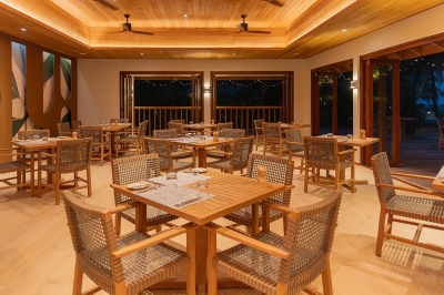 Vilu Restaurant � Dining at Meeru Island Resort and Spa