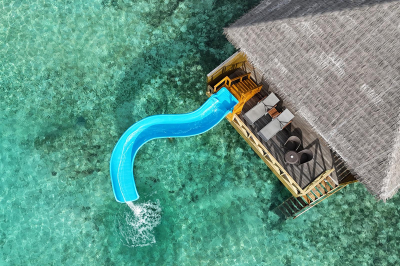 Lagoon Suite with Slide � Photo 3