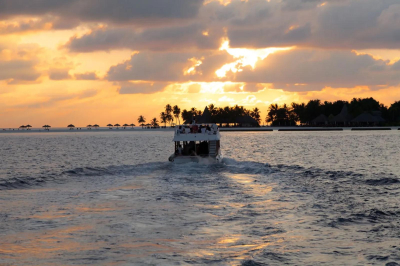 BLISSFULL SUNSETS � Experience at Kagi Maldives Resort & Spa