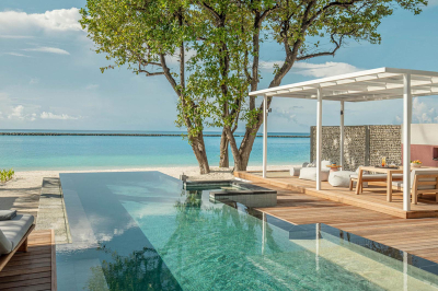 Family Oceanfront Bungalow with Pool � Photo 1