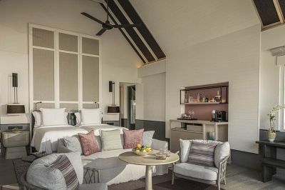 Two-Bedroom Oceanfront Bungalow � Photo 2