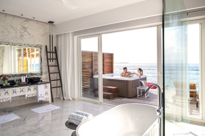 Jacuzzi Water Villas � Photo 4