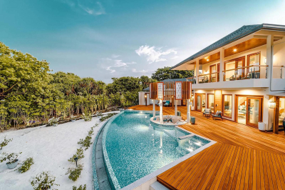 Grand Beach Residence with Sunrise Pool (3BR) � Photo 2