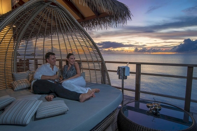 THE BEACH CLUB � Dining at The Residence Maldives at Dhigurah