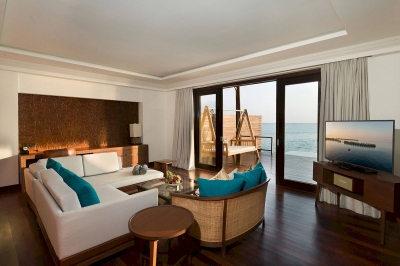 Overwater Ocean Suites with Infinity Pool � Photo 3