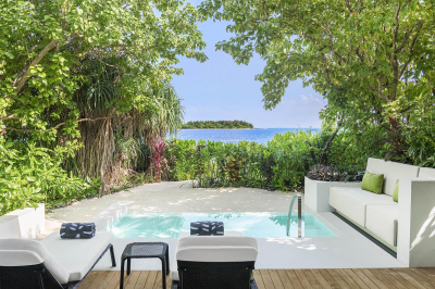 Deluxe Beach Villa Pool � Photo 3
